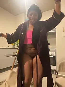 Snapshot of CurvyDesire1 chatting on November 21, 2025, 11:59 pm CurvyDesire1 online show from November 21, 2025, 11:59 pm