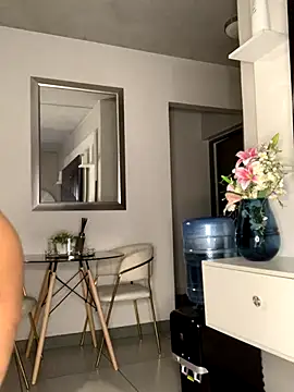 Snapshot of CurvyDesire1 chatting on December 23, 2025, 4:56 am CurvyDesire1 online show from December 23, 2025, 4:56 am