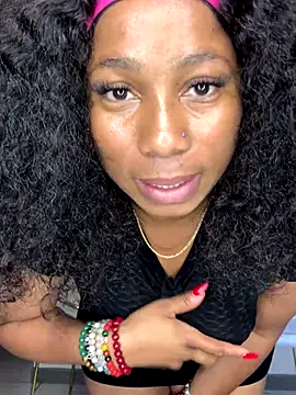 Snapshot of CurvyDesire1 chatting on December 4, 2025, 10:47 am CurvyDesire1 online show from December 4, 2025, 10:47 am