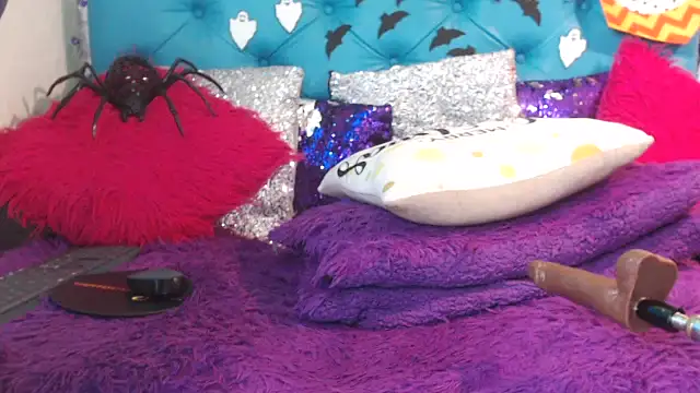 Snapshot of SARAWILLS chatting on October 30, 2025, 3:09 pm SARAWILLS online show from October 30, 2025, 3:09 pm