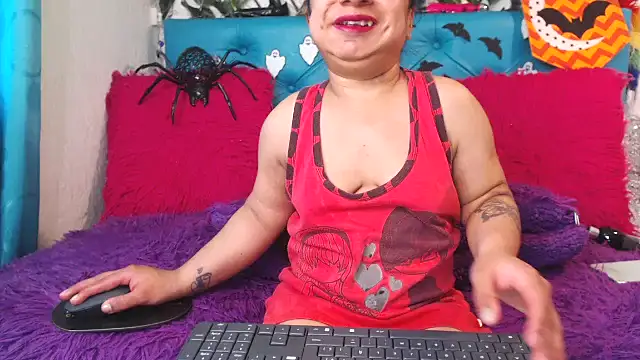 Snapshot of SARAWILLS chatting on October 25, 2025, 2:39 pm SARAWILLS online show from October 25, 2025, 2:39 pm