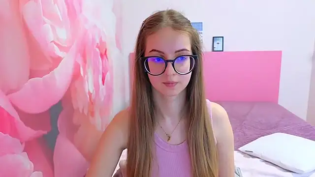 AliceAdams online show from February 26, 2026, 7:52 am