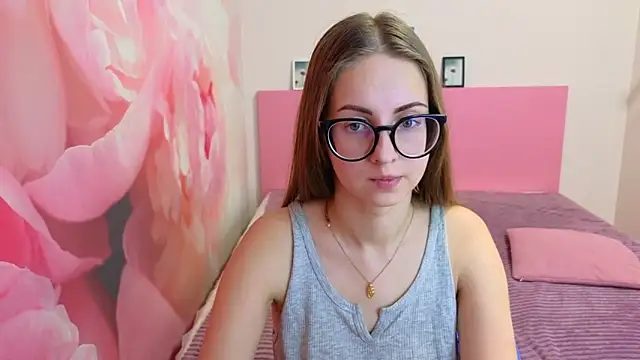 AliceAdams online show from February 3, 2025, 8:02 am