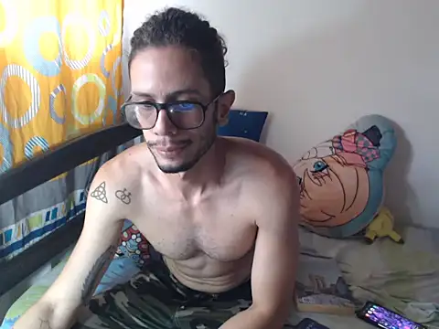 alisterxxx online show from September 19, 2025, 2:43 pm