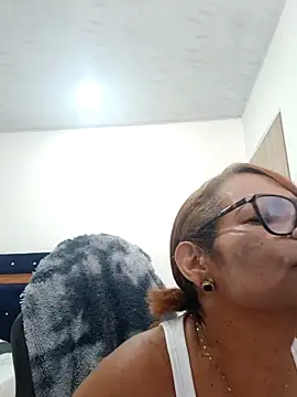 BustyMilf  online show from September 19, 2025, 1:59 pm