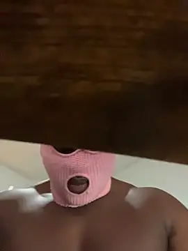 Chocolate7777 online show from November 8, 2025, 9:29 pm