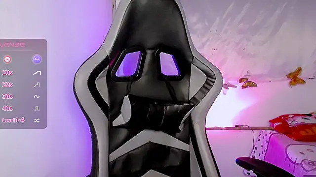 Snapshot of ninatiny chatting on February 6, 2026, 11:39 am ninatiny online show from February 6, 2026, 11:39 am