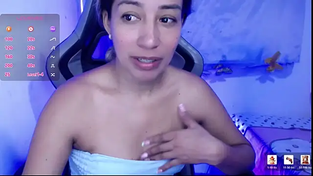 Snapshot of ninatiny chatting on March 1, 2026, 2:06 pm ninatiny online show from March 1, 2026, 2:06 pm