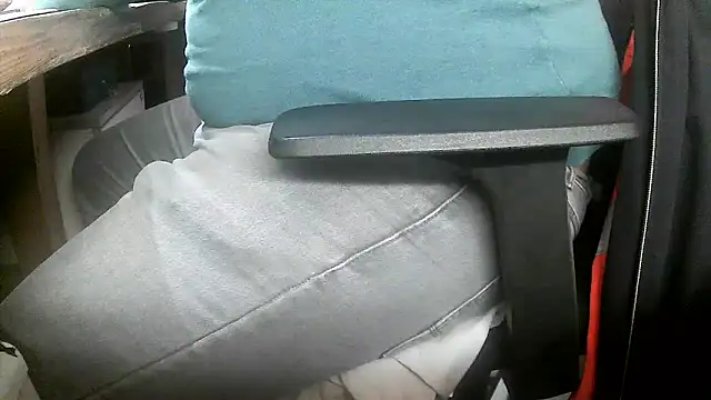 Snapshot of Cygnus58topchef chatting on November 17, 2025, 6:06 am Cygnus58topchef online show from November 17, 2025, 6:06 am