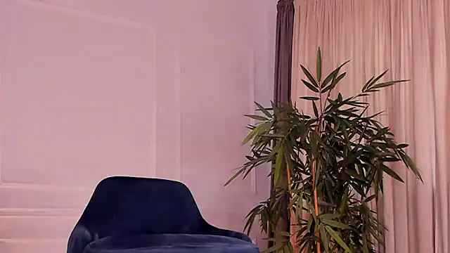 Snapshot of daisyd001 chatting on March 3, 2026, 9:05 am daisyd001 online show from March 3, 2026, 9:05 am