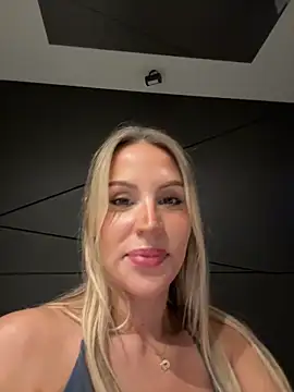 Snapshot of jasminesummer chatting on October 13, 2025, 2:29 pm jasminesummer online show from October 13, 2025, 2:29 pm