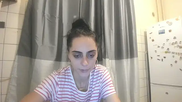 jessystarr online show from October 14, 2025, 9:36 pm