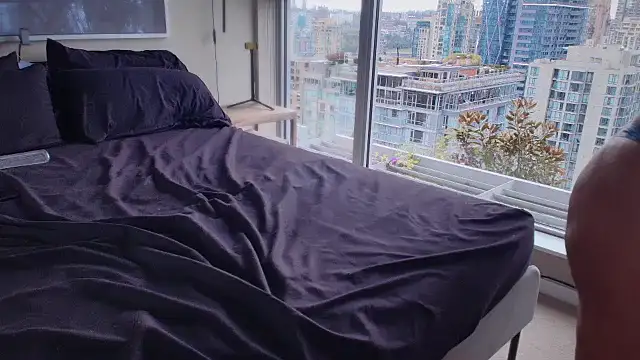 Snapshot of MikyFoxx chatting on October 8, 2025, 7:03 pm MikyFoxx online show from October 8, 2025, 7:03 pm