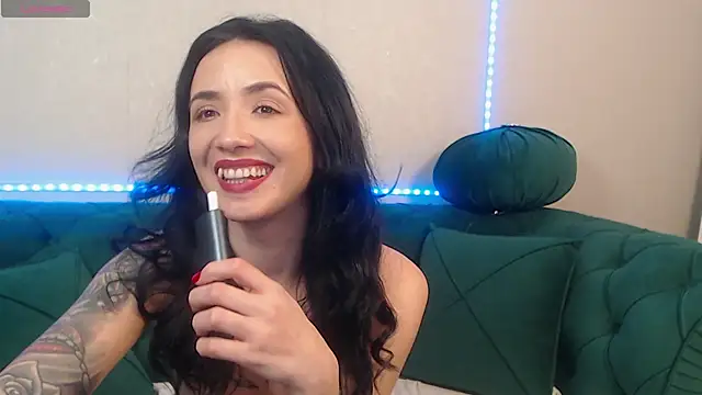 GlamKate online show from March 4, 2025, 4:30 pm