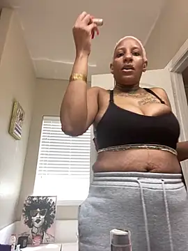 MzParker online show from June 12, 2026, 5:32 pm