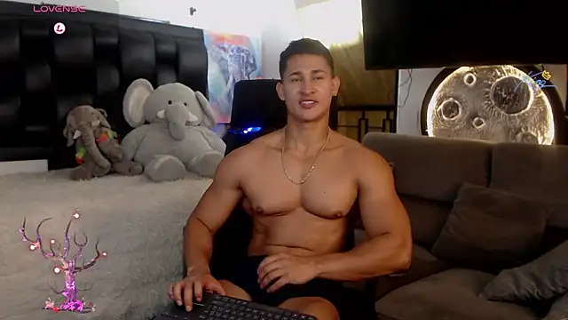 Snapshot of BenjaminCooperk chatting on May 21, 2026, 11:18 am BenjaminCooperk online show from May 21, 2026, 11:18 am