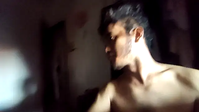 Snapshot of eizy2310 chatting on December 20, 2025, 12:57 am eizy2310 online show from December 20, 2025, 12:57 am