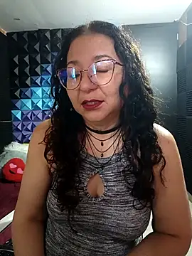 katifoxx online show from October 15, 2025, 3:20 pm