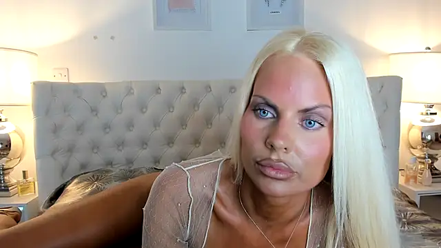 JessicaJames23 online show from May 29, 2026, 4:46 pm