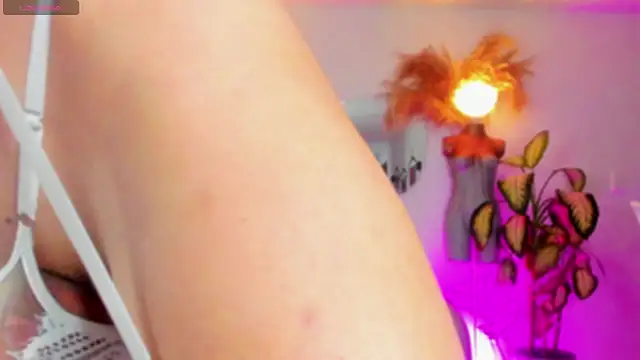 Angel Peach online show from October 27, 2025, 2:07 pm