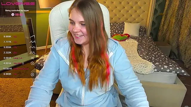 Snapshot of VinnaSky chatting on January 11, 2025, 12:40 pm VinnaSky online show from January 11, 2025, 12:40 pm