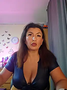 Snapshot of Hotangel75 chatting on October 14, 2025, 9:10 am Hotangel75 online show from October 14, 2025, 9:10 am