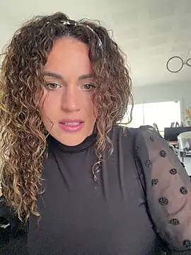 Clara-xoxo online show from April 2, 2026, 8:54 am