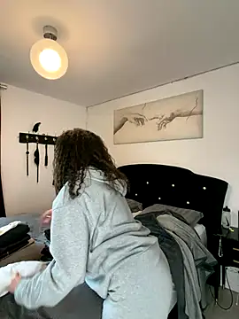 Clara-xoxo online show from December 21, 2025, 3:14 pm