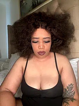 Snapshot of CAMMII_ chatting on November 19, 2025, 11:10 am CAMMII online show from November 19, 2025, 11:10 am