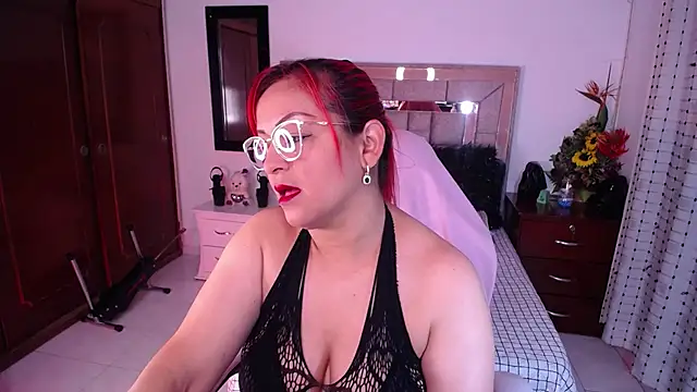 salomecastro  online show from February 22, 2025, 3:12 am