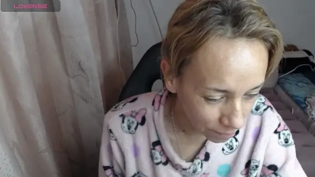 Snapshot of cristin_doll_ chatting on February 16, 2026, 1:10 pm cristin doll online show from February 16, 2026, 1:10 pm