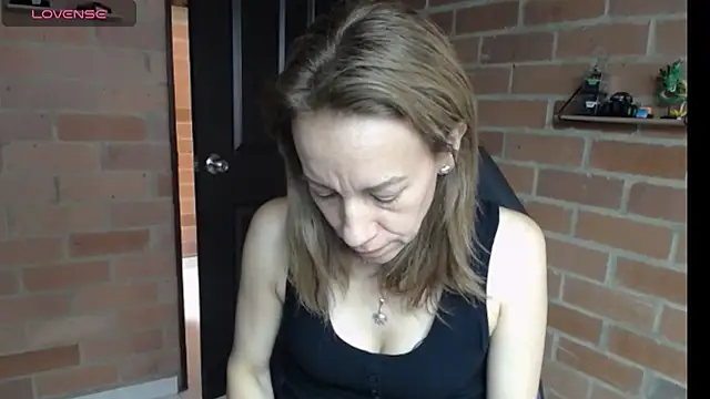Snapshot of cristin_doll_ chatting on April 28, 2026, 1:26 pm cristin doll online show from April 28, 2026, 1:26 pm