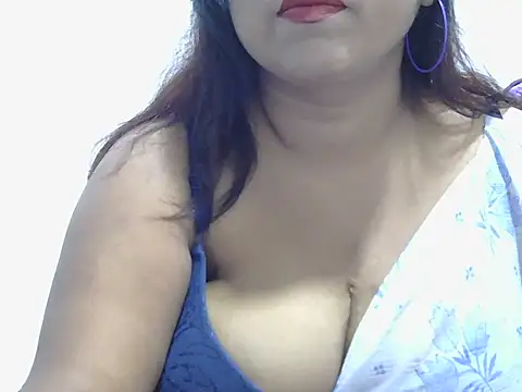 ROSEE MERRYYYY online show from May 29, 2026, 10:10 am