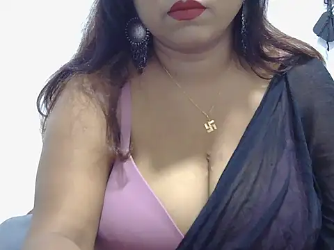 ROSEE MERRYYYY online show from May 14, 2026, 1:52 pm
