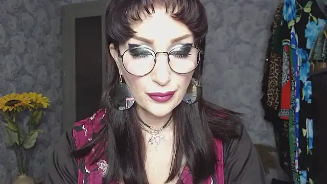 Snapshot of Aziza1 chatting on April 8, 2026, 1:45 pm Aziza1 online show from April 8, 2026, 1:45 pm
