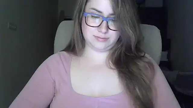 Snapshot of SeasonalSomeone chatting on June 27, 2026, 10:27 pm SeasonalSomeone online show from June 27, 2026, 10:27 pm