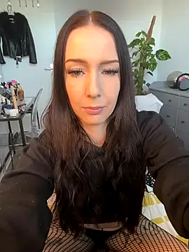 Trixie-Tainted online show from October 19, 2025, 12:41 pm