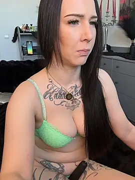 Trixie-Tainted online show from March 6, 2026, 1:50 pm