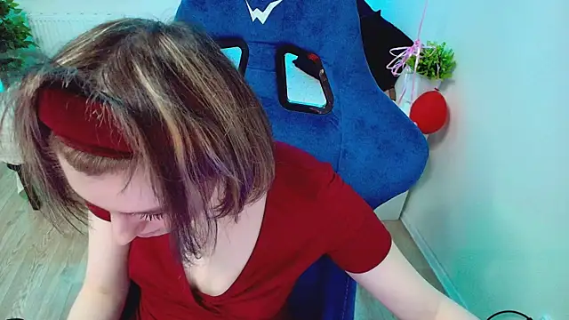 CranberryHot online show from October 19, 2025, 10:56 pm