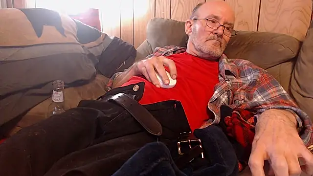 snickers1 online show from April 14, 2026, 4:23 pm