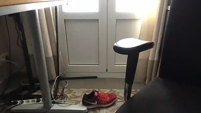 longqwert online show from January 7, 2026, 9:25 am