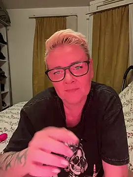 Snapshot of Gizzithehotone chatting on February 27, 2026, 6:08 pm Gizzithehotone online show from February 27, 2026, 6:08 pm