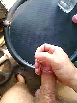 Snapshot of Alvaro2017 chatting on February 21, 2026, 9:06 pm Alvaro2017 online show from February 21, 2026, 9:06 pm