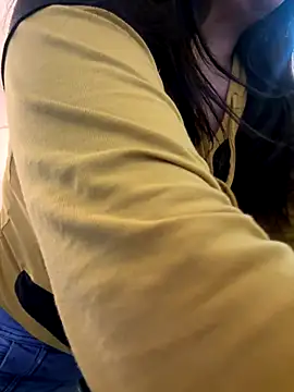 latinfemale online show from October 21, 2025, 6:51 pm