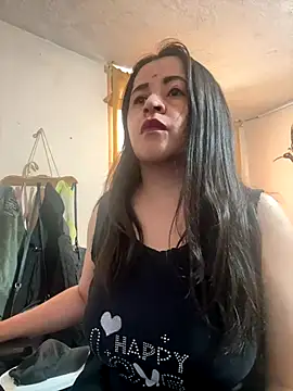 latinfemale online show from October 9, 2025, 8:53 pm