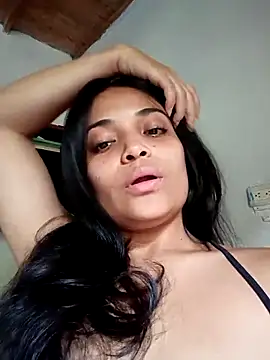 Snapshot of _Estrellita_ chatting on February 23, 2026, 7:36 pm Estrellita online show from February 23, 2026, 7:36 pm