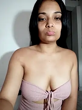 Snapshot of _Estrellita_ chatting on February 6, 2026, 6:59 pm Estrellita online show from February 6, 2026, 6:59 pm