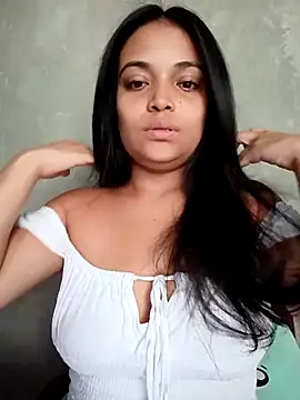  Estrellita  online show from March 25, 2026, 5:01 pm