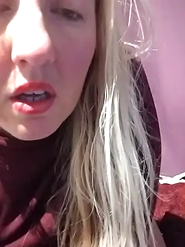 Mllesha74000 online show from December 17, 2025, 7:08 pm