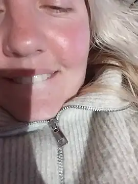 Mllesha74000 online show from January 26, 2025, 7:31 pm